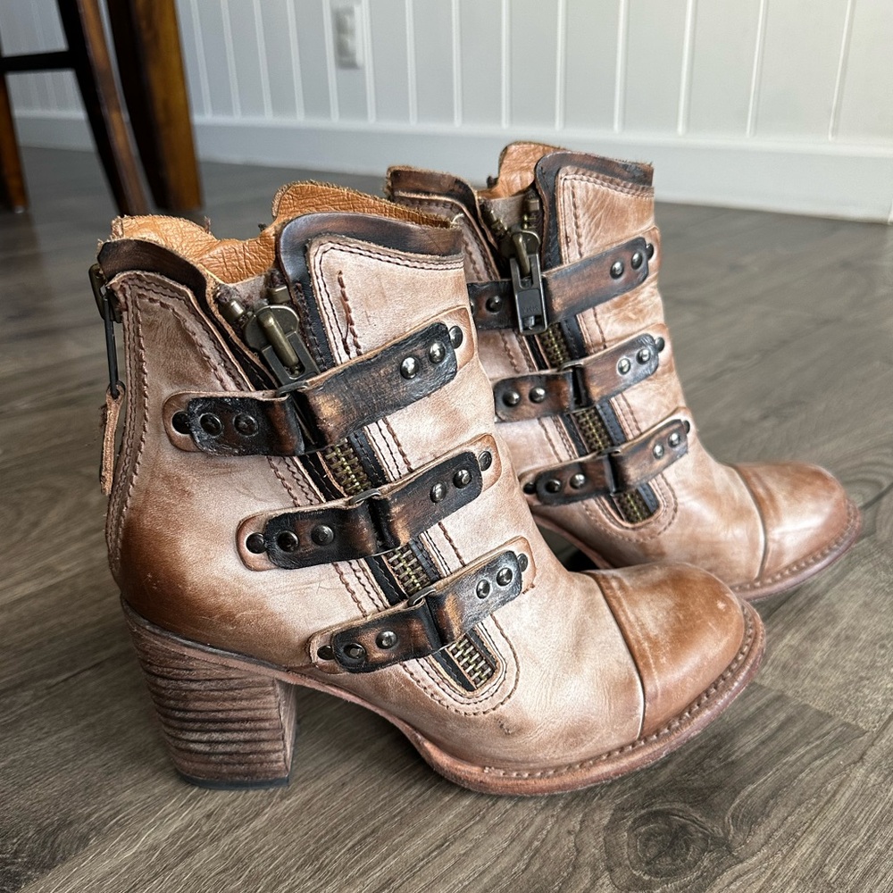 Freebird Beckett Size 9